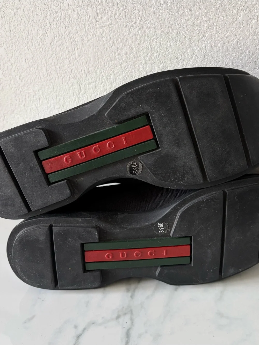 Gucci Men’s Black Leather Slip-On Loafers Square Toe size 6 Rubber Italy